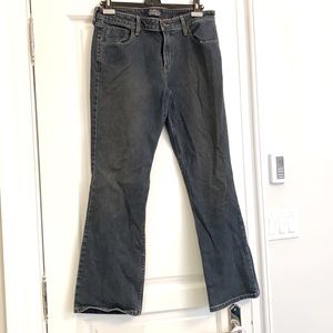 Levi’s classic jean with stretch